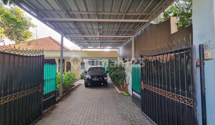 Sell House with Spacious Yard in Gaharu, West Cilandak, South Jakarta