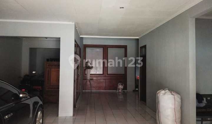 Ready-to-Occupy Business House with Comfortable and Lush Living Space in @Sector 1, Bintaro 2