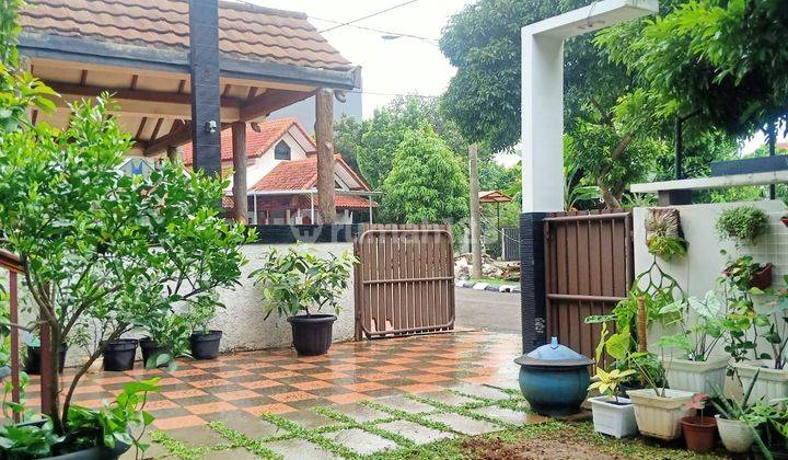 Rumah 2 Lantai Siap Huni Halaman Luas Dan Strategis di Graha Raya 1