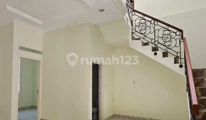 Rumah 2 Lantai Lokasi Strategis di Griya Torina @Pondok Ranji 2