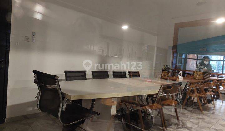 Ruang Usaha Ex Cafe Kondisi Fully Furnished Dan Lokasi Strategis 2