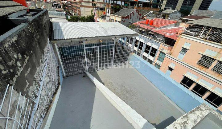 Ruko 3,5 Lantai Sudah Renov Siap Huni di Cempaka Mas 2