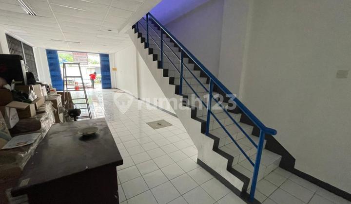 Ruko 3,5 Lantai Sudah Renov Siap Huni di Cempaka Mas 3