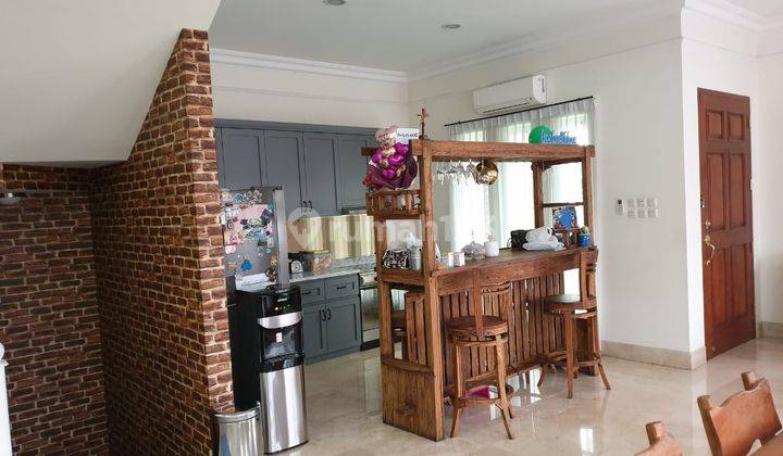 Rumah 3 Lantai Bagus Furnished di Sinabung Raya, Jakarta Selatan 6