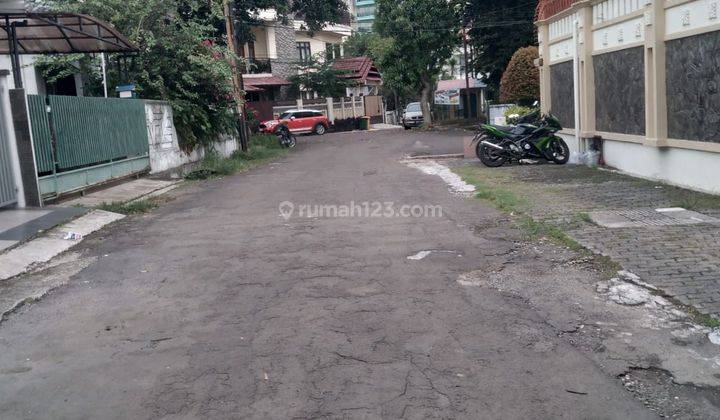 Rumah 2 Lantai Bagus Unfurnished SHM di Perumahan Loka Indah, Jakarta Selatan Harga Bu 1