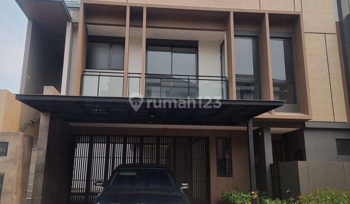 Rumah Mewah 3 Lantai Bagus Semi Furnished SHM di The Zora, Bsd Tangerang 1