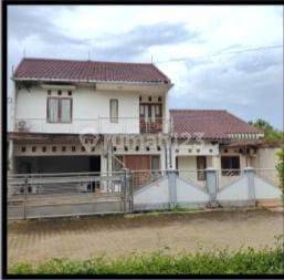 Rumah 2 Lantai Semi Furnished SHM di Harjamukti, Depok 1