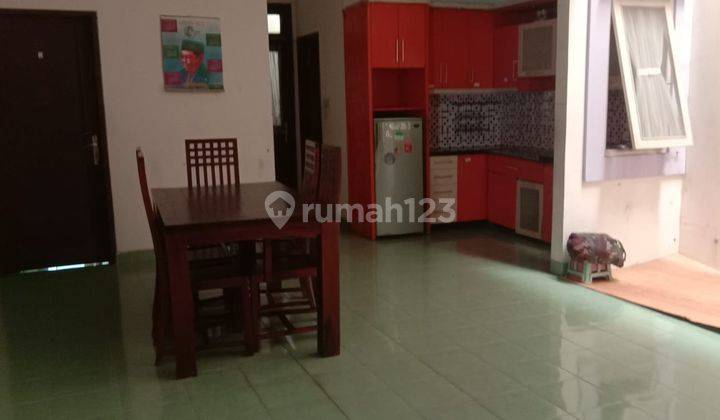 Rumah 2 Lantai Semi Furnished Dekat Kampus Uin Jakarta 2