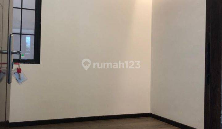 Rumah 2 Lantai Bagus SHM di Kiwi Residence, Tangerang Selatan 1