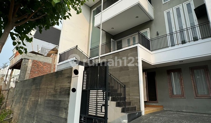 Dijual Cepat Rumah Grisenda Pik 10x20 3Lantai Minimalis View Taman Termurah 2