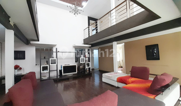 Rumah Asri Full Furnished di Komplek Setra Duta Bandung