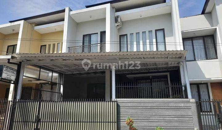 Rumah Lux Terawat di Komplek Setraduta, Bandung 1