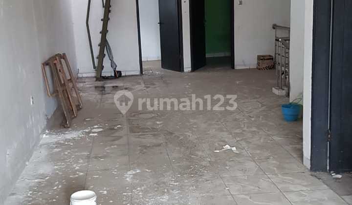 Ruko Strategis 2,5 Lantai di Mainroad Kopo Elok, Bandung