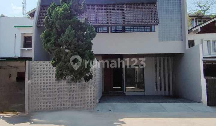 Rumah Lux ada Smart Door Lock di Setraduta Bandung Utara