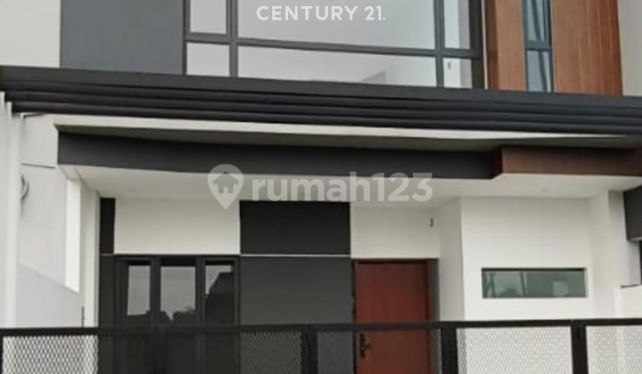 Rumah Baru 2 Lantai di Setra Duta Bandung