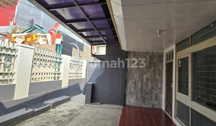 Disewakan Rumah Bagus Terawat Tengah Kota di Sayap Pajajaran 2