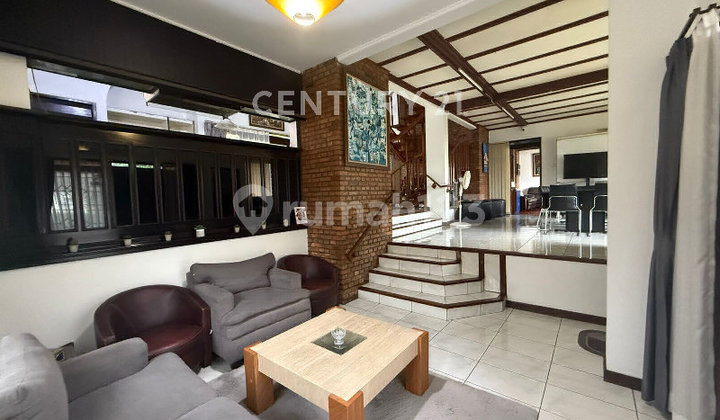 Rumah Heritage Split Level Open Air Jamin Sejuk Setiap Waktu Rumah Heritage Split Level Open Air Jamin Sejuk Setiap Waktu