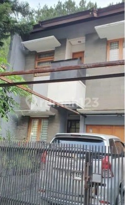 Rumah Bagus Siap Huni di Dago, Bandung