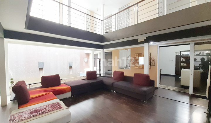 Asri Fully Furnished House in Setra Duta Complex, Bandung 2
