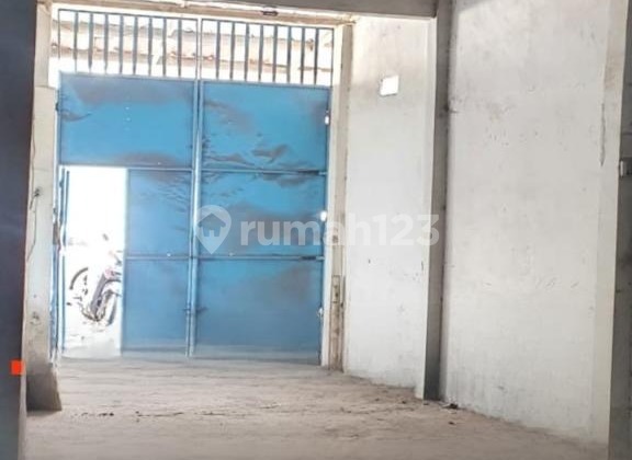 Strategic Main Road Warehouse in Sayap Cijerah Strategic Main Road Warehouse in Sayap Cijerah