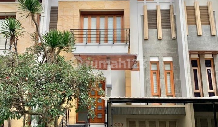 Town House Asri Siap Huni di Sayap Ciumbuleuit Bandung Town House Asri Siap Huni di Sayap Ciumbuleuit Bandung