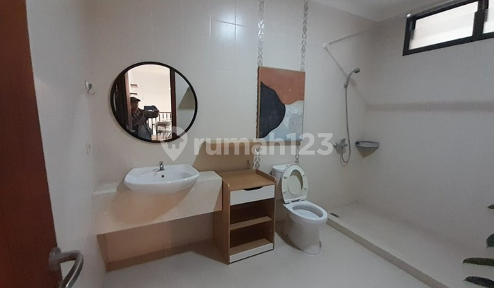 For Sale Nice Ready-to-Occupy House in Setraduta Bandung 2