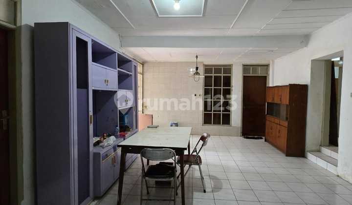 For Rent: Well-Maintained Nice House in the City Center, Sayap Pajajaran Area For Rent: Well-Maintained Nice House in the City Center, Sayap Pajajaran Area