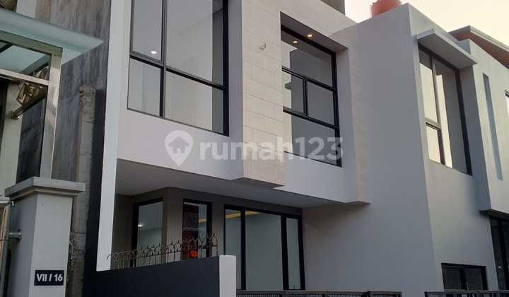 New Minimalist 2-Storey House in Leuwipanjang Wing New Minimalist 2-Storey House in Leuwipanjang Wing
