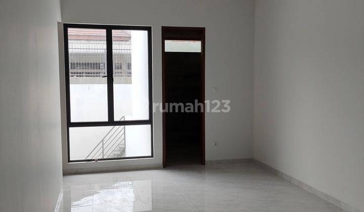 Dijual rumah baru 2 lantai di perumah elite mekarwangi 1