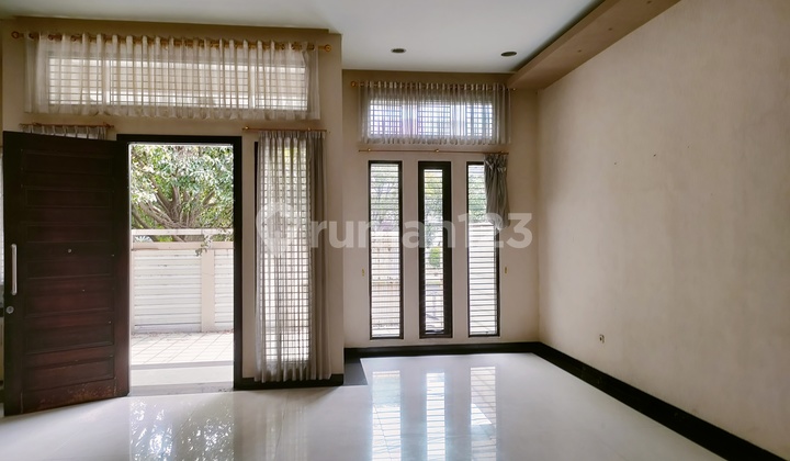 1-Story House Very Strategic Location on Main Road in Batununggal 2