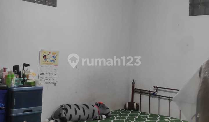 Two-story house on Jalan Logam Sayap Margacinta. 2