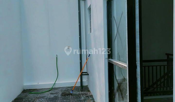 Rumah baru minimalis nuansa putih sayap turangga 1