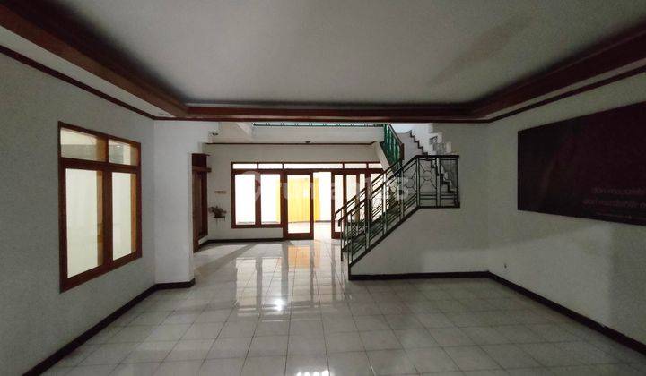 Rumah besar 2 lantai cocok utk kantor sayap turangga 1