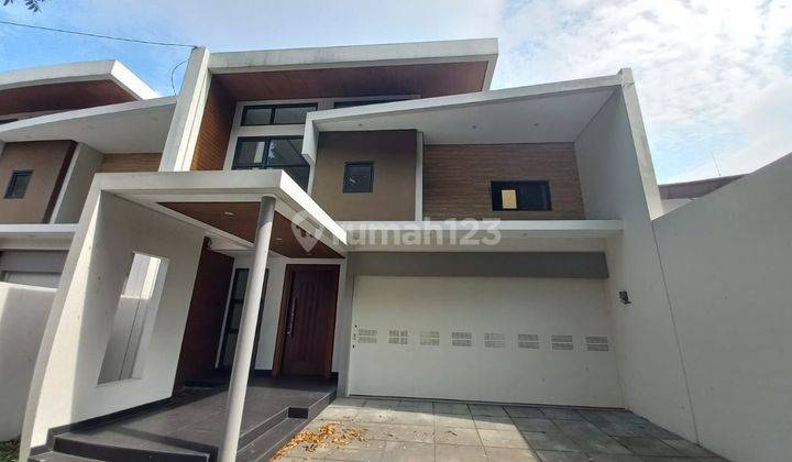 Rumah baru 2 lt tengah kota di lengkong 1