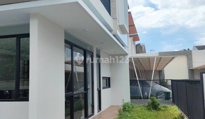 Rumah minimalis modern 2 lantai sayap leuwipanjang 1