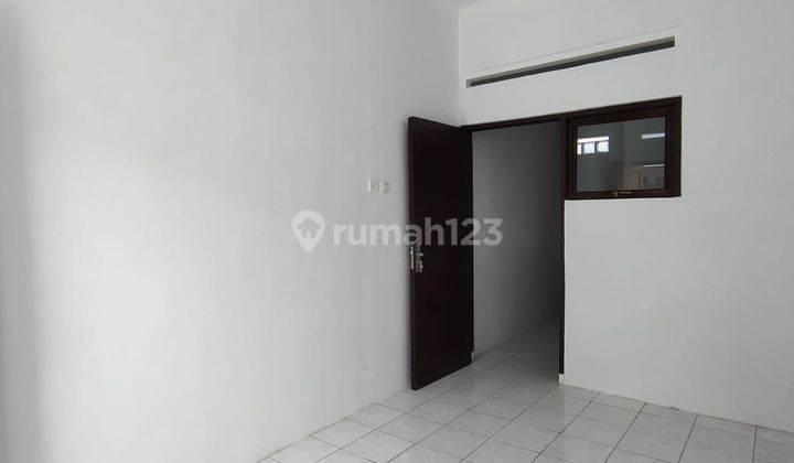 Rumah 1 lantai siap huni di Taman Kopo Indah 2