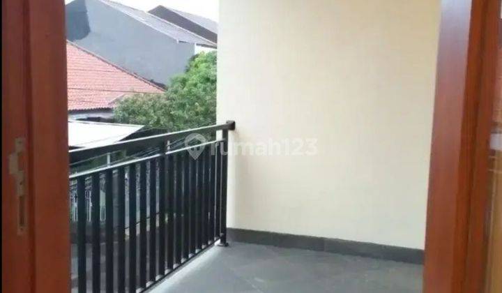 Rumah 2 lantai posisi strategis sayap buahbatu 2