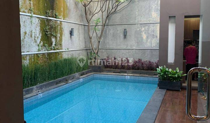 Rumah molek dgn kolam renang di batununggal 2