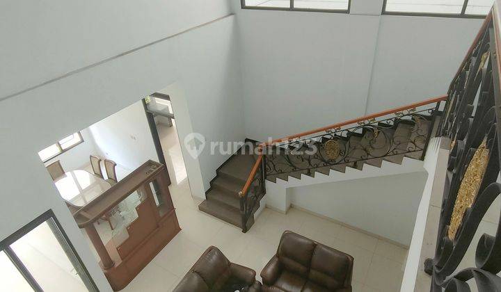 Rumah 2 lantai komplek singgasana pradana 2