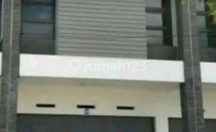 Ready-to-Occupy 2-Story Shop House in Batununggal Indah 2