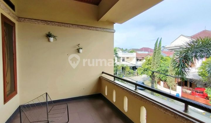 Well-maintained 2-story house in an elite Batununggal cluster. 2
