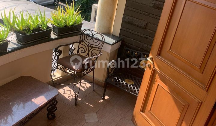 Middle Town Wing Tirangga House Can Be Used for Business 2