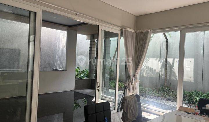 Rumah Lux 3 Lantai Terawat Di Singgasana 1