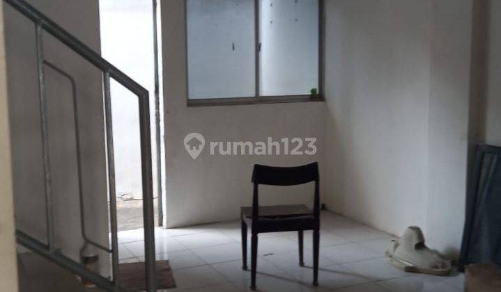 Ruko gandeng  disewakan  3