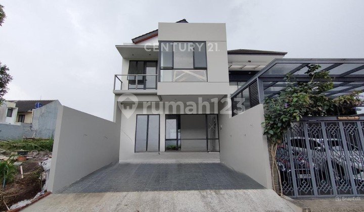 Rumah Baru 2 Lantai di Setra Duta Bandung