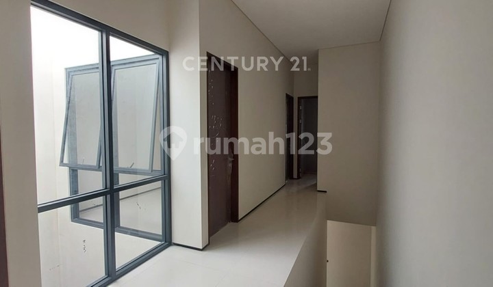 New House in Setra Duta Complex, Bandung 2