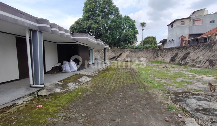Disewakan Rumah cocok untuk Usaha di Sukahaji, Bandung Utara 1