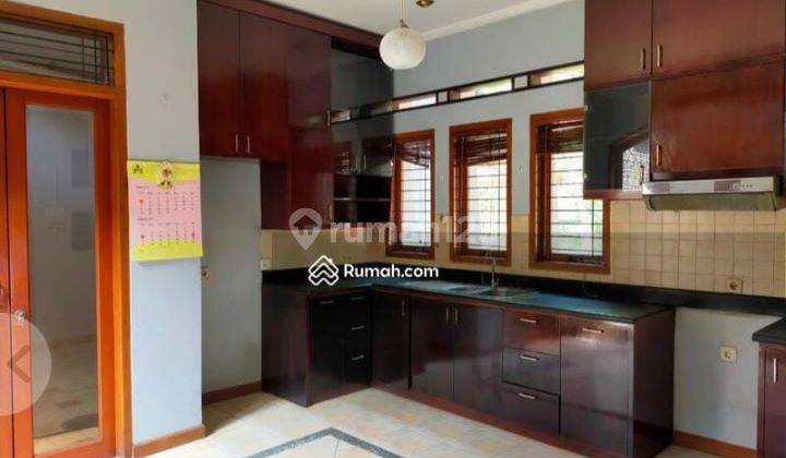 Rumah asri lingkungan elite Rumah di Jalan cikaso SHM Bagus Timur 2