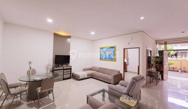 Rumah Bagus Semi Furnished di Komplek Batununggal 2