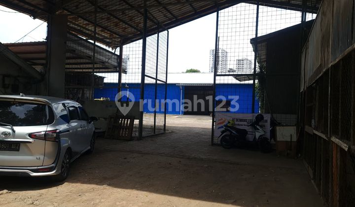 Ready-to-Use 300m Warehouse on Kiaracondong Bypass Road